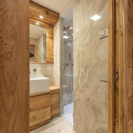 Apartamento Casa Dolomiti, Panoramica E A Pochi Passi Dal Centro E Dalle Piste Da Sci *