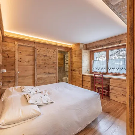 Apartment Casa Dolomiti, Panoramica E A Pochi Passi Dal Centro E Dalle Piste Da Sci *